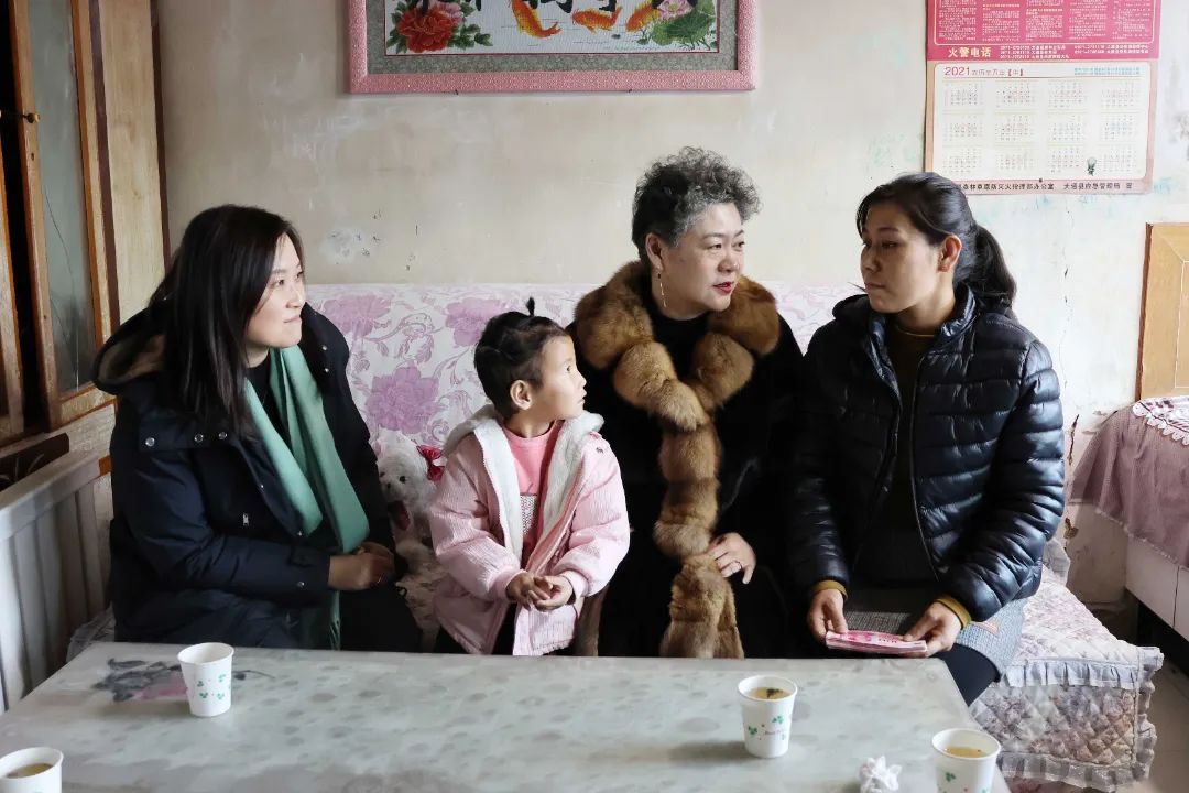 龙8头号玩家矿业益行红光——捐赞助学