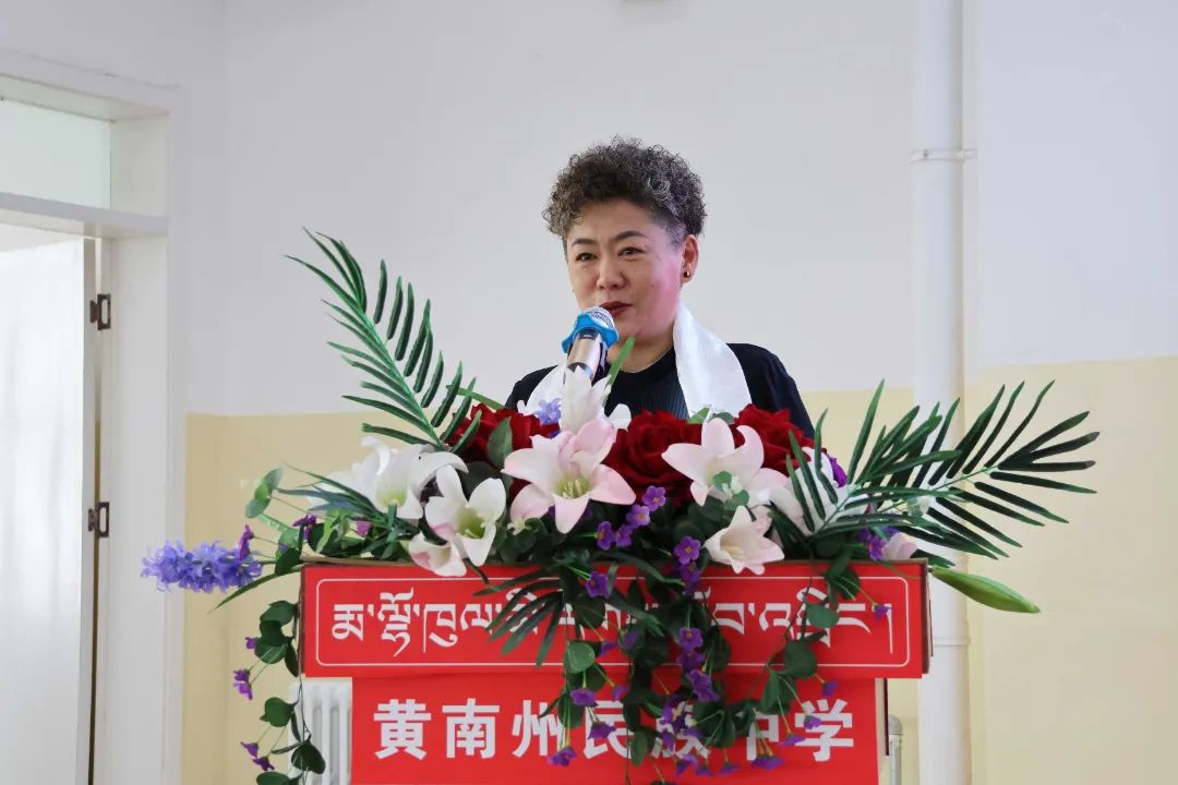 龙8头号玩家矿业“益行红光”——倾情捐助，共筑教育妄想